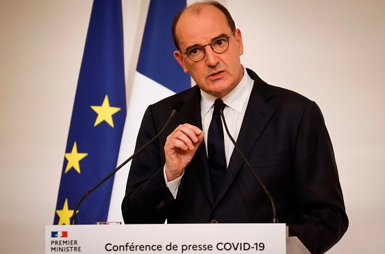 Noël et Nouvel An : le gouvernement recommande six adultes à table pour les réveillons