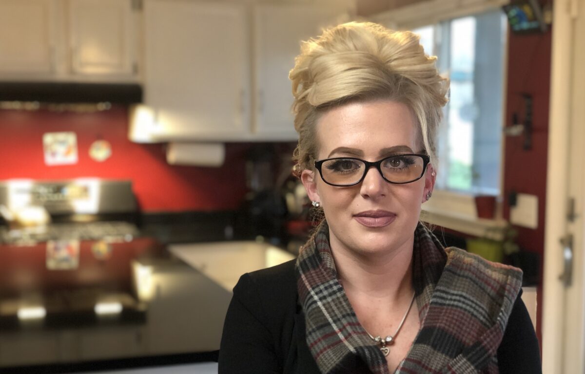 Des milliers de bulletins de vote ont été scannés de nombreuses fois dans les machines Dominion selon le témoignage d&rsquo;une contractuelle