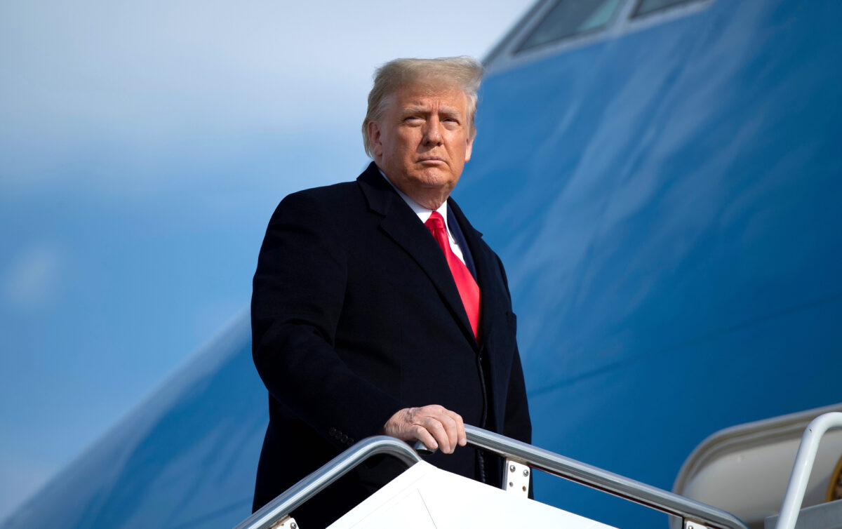 Trump à Mitch McConnell : « Trop tôt pour abandonner » la lutte électorale