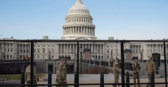 2 000 soldats de la Garde nationale à Washington prêtent serment en tant que U.S Marshals adjoints spéciaux