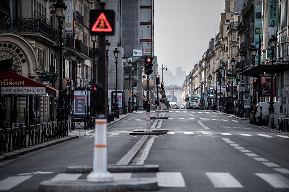 Covid-19 : le confinement à la maison n&rsquo;a aucun effet sur la transmission du virus, selon la prestigieuse revue scientifique Nature