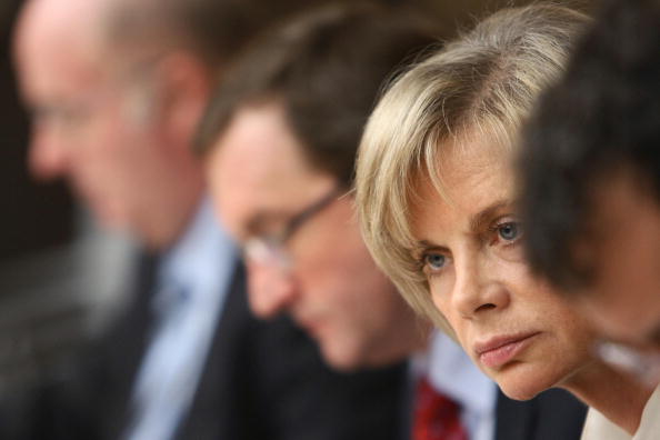 Proche de la famille Duhamel, Élisabeth Guigou renonce à présider la commission indépendante sur l’inceste