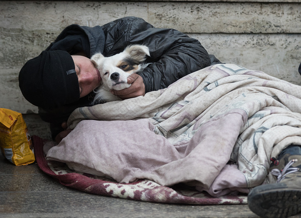 Normandie : Jean-François dormait dans la rue depuis 2 mois, il trouve un logement grâce à un élan de solidarité
