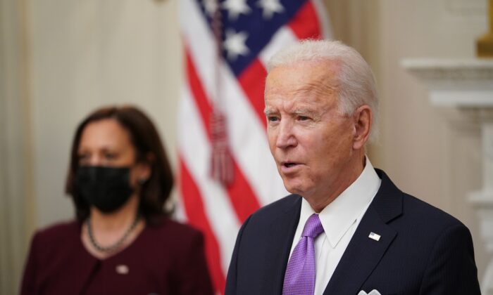 Biden réimpose des interdictions de voyage dans les pays européens en raison du virus du PCC