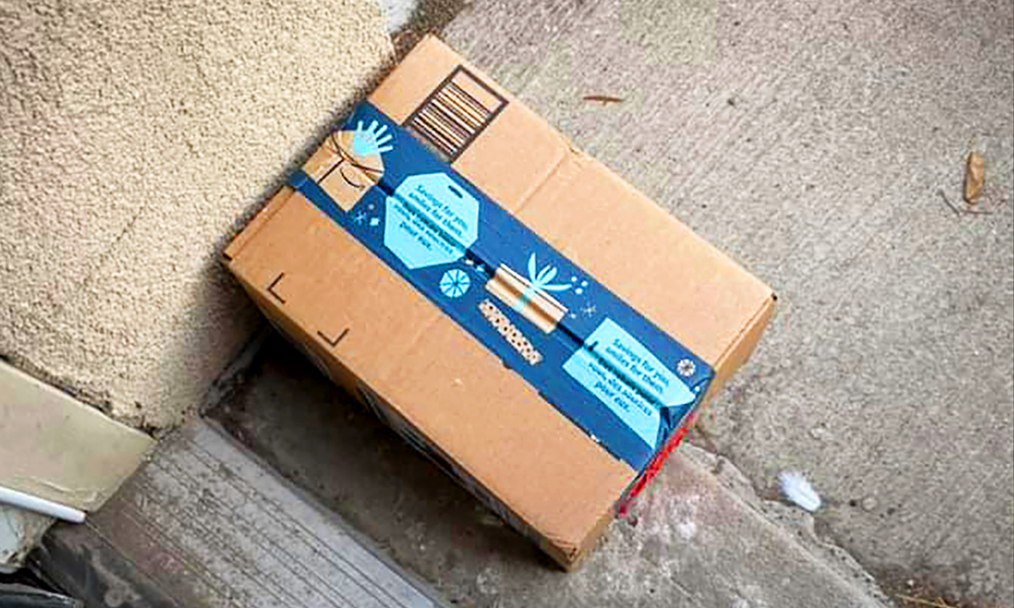 Une femme organise un « karma instantané » pour son « voleur de colis » en remplissant un faux colis de litière pour chat