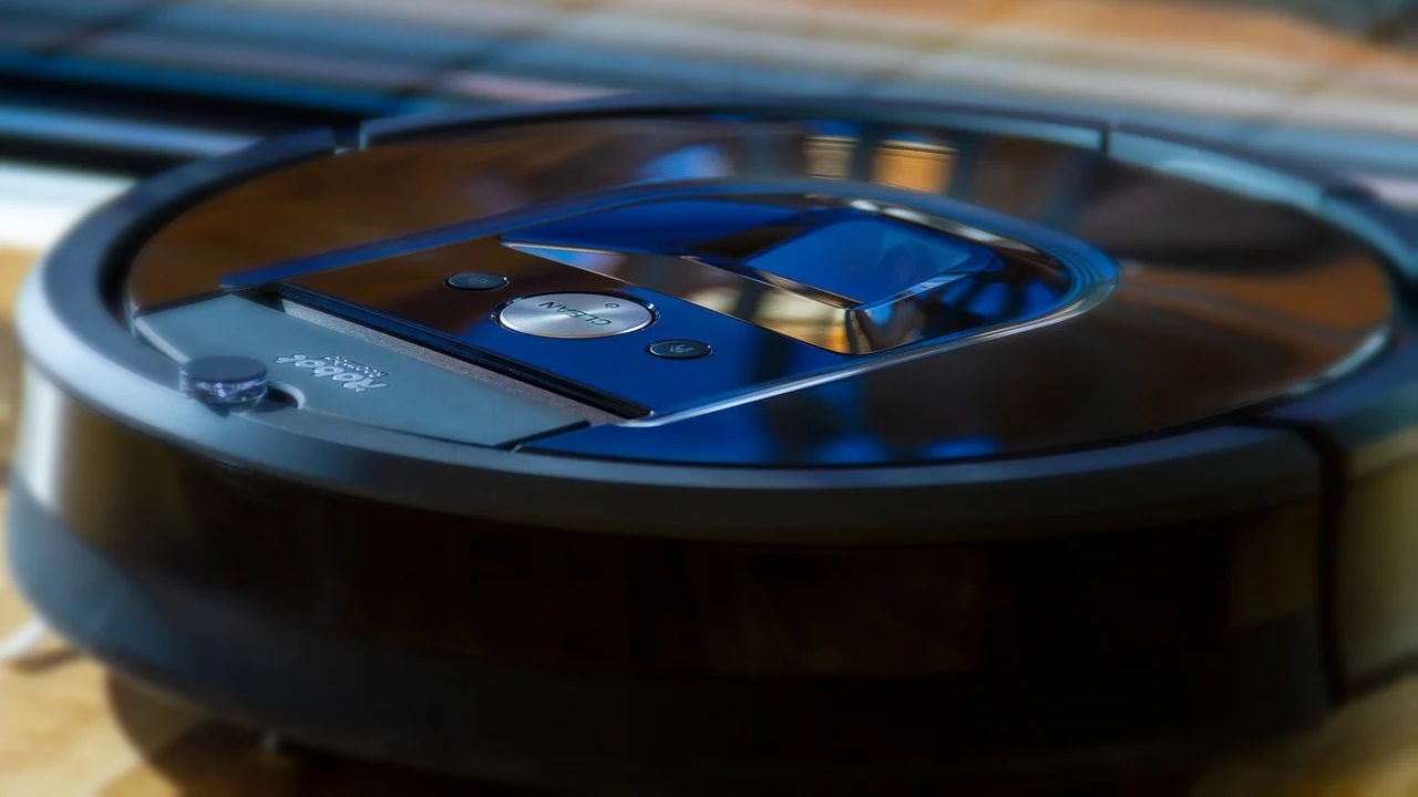 Espagne : un aspirateur-robot échappé d&rsquo;un magasin se promène dans les rues pour aspirer