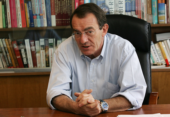 Dans son livre, Jean-Pierre Pernaut s’en prend aux « Guignols de l&rsquo;info » qui l’ont caricaturé en « abominable facho »