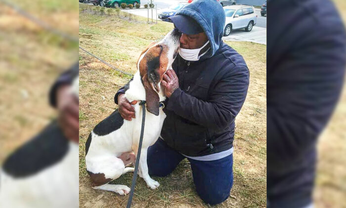 La photo des retrouvailles d’un homme et de son chien après un coma de 4 mois devient virale
