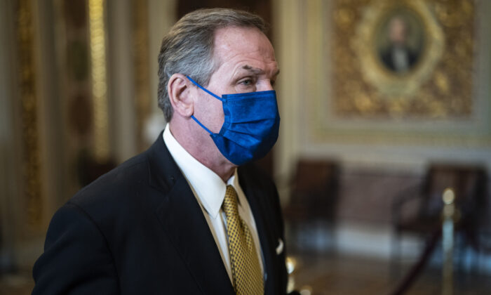 « Hypocrisie » : l&rsquo;équipe de Trump présente des vidéos de législateurs démocrates pendant le procès pour mise en accusation