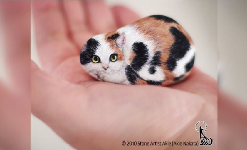 Une artiste japonaise transforme des cailloux en adorables créatures que vous pouvez tenir dans la paume de votre main