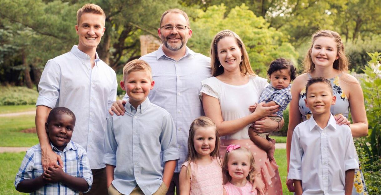 Le parcours d&rsquo;une mère adolescente qui n&rsquo;a pas avorté et élève 8 enfants : « Être maman n&rsquo;est pas un frein »