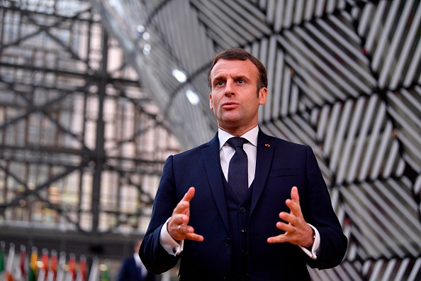 Covid-19 : Emmanuel Macron demande de « tenir » encore « 4 à 6 semaines » avant des assouplissements