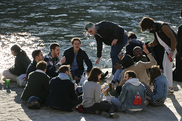 Coronavirus : les rassemblements de plus de 6 personnes en extérieur interdits sur tout le territoire