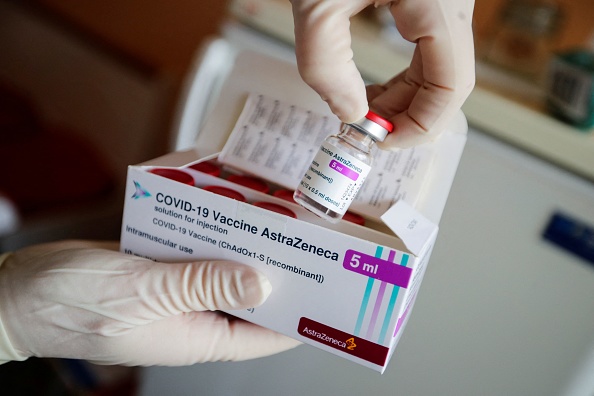 Vaccination AstraZeneca : l&rsquo;Espagne retarde l&rsquo;injection de la seconde dose aux moins de 60 ans