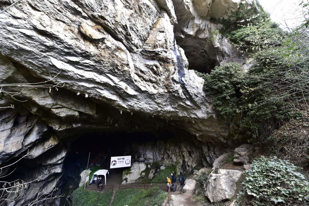 Ariège : ils vont rester volontairement confinés dans une grotte pendant 40 jours
