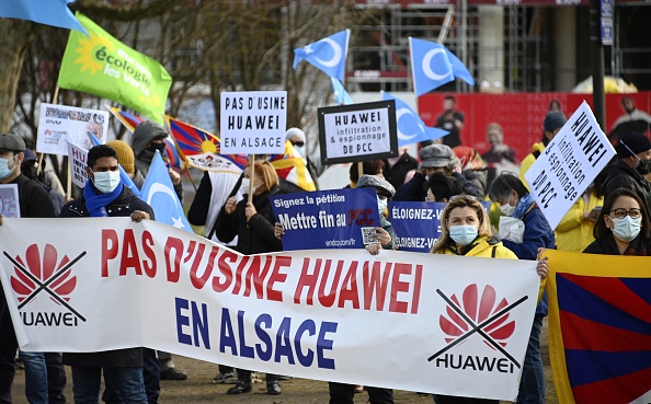 Strasbourg : manifestation contre l&rsquo;implantation du groupe chinois Huawei en Alsace