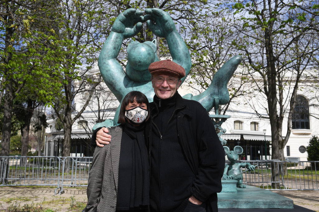 20 statues géantes des chats de Geluck ont investi les Champs Elysées