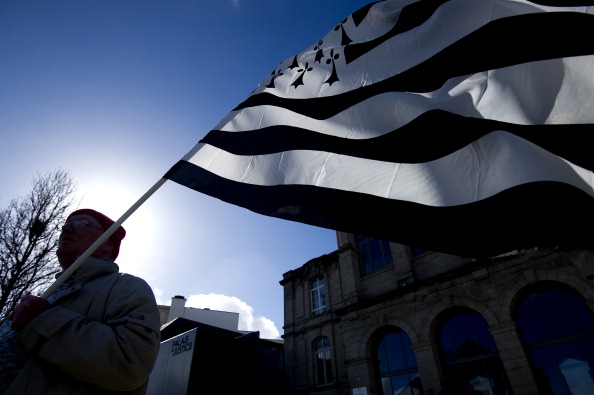 Quimper : plusieurs milliers de personnes manifestent pour sauver les langues bretonnes