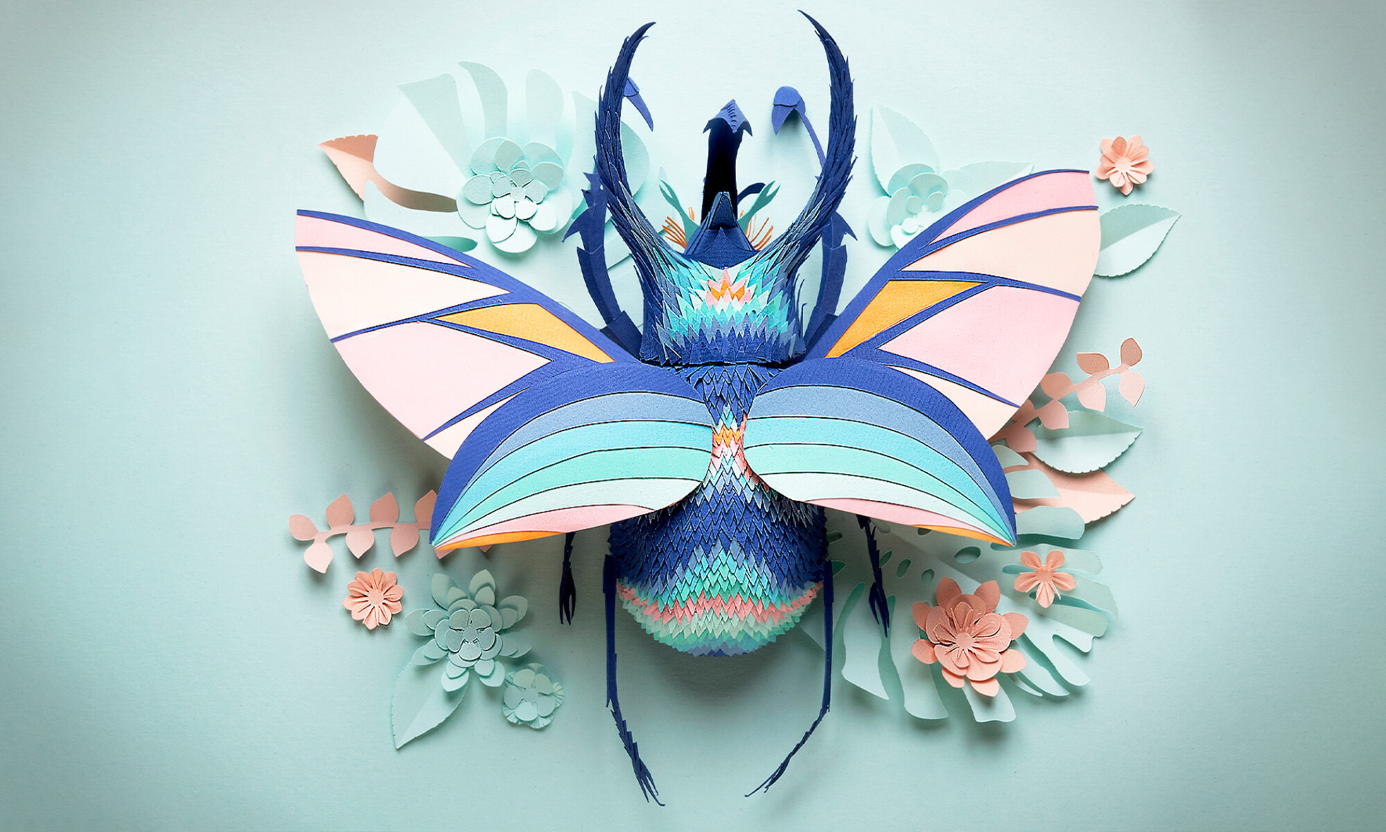 Une artiste britannique découpe à la main des sculptures en papier inspirées de la nature à vous en couper le souffle