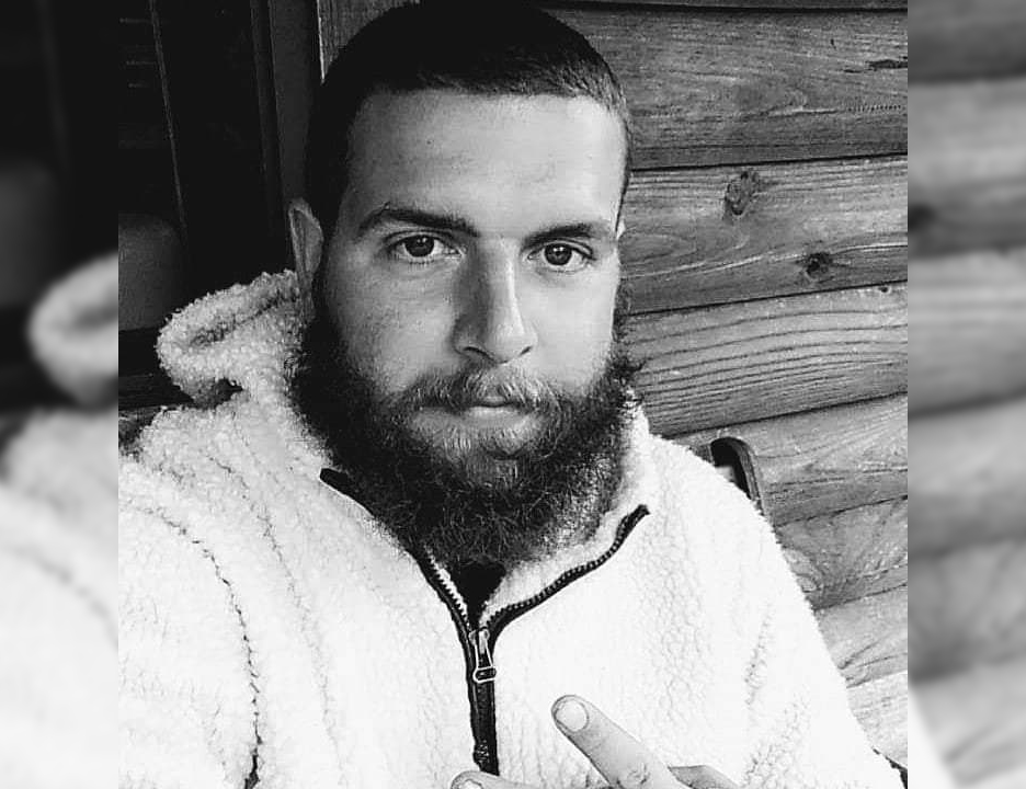 Un sans-abri entre dans un restaurant pour demander un emploi et la gentille propriétaire lui offre une seconde chance