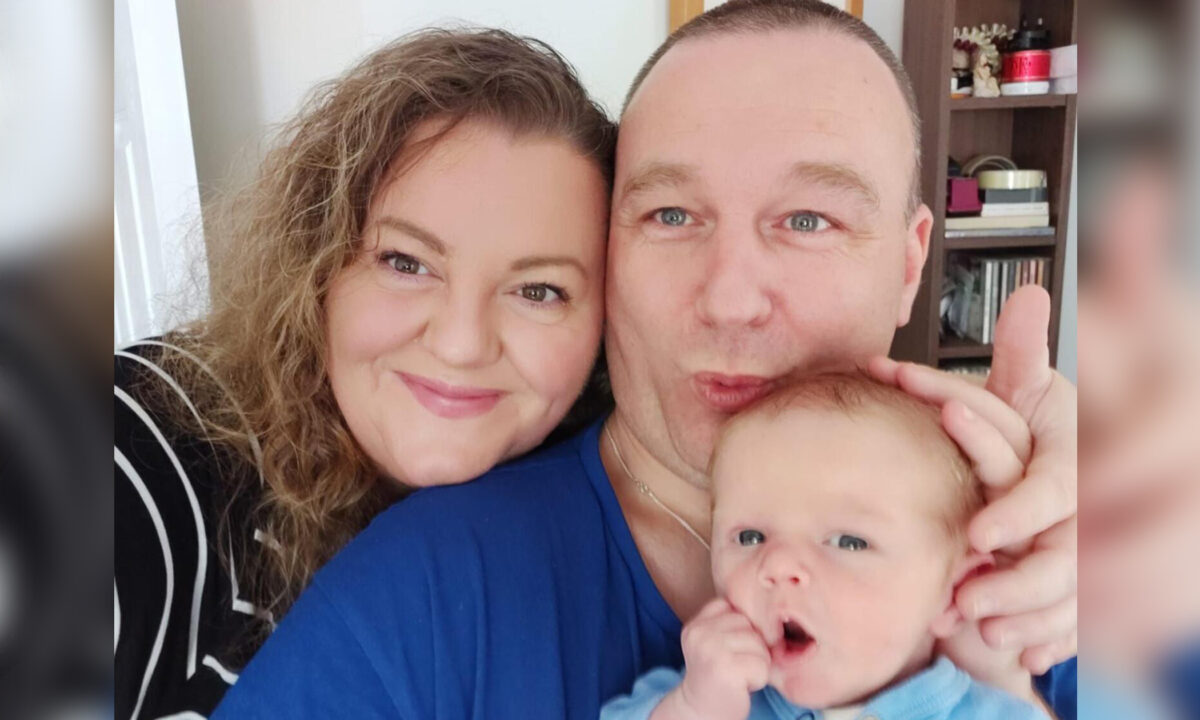 La naissance d&rsquo;un garçon miracle apporte la joie après que ses parents ont perdu neuf bébés à la suite de fausses couches et d&rsquo;une mortinaissance