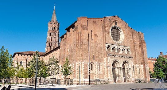 Tags satanistes sur la basilique à Toulouse, inscriptions antisémites en centre-ville
