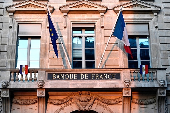 Covid-19 : l&rsquo;épargne due à l&rsquo;épidémie estimée à 165 milliards d&rsquo;euros sur 2020/2021