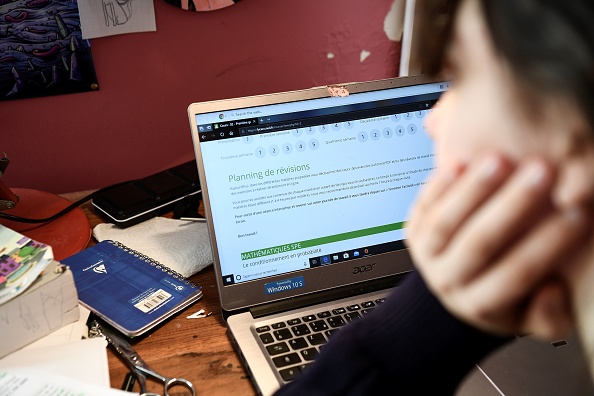 Un réel succès pour cet agriculteur du Doubs qui a invité trois étudiants confinés à venir prendre un bol d’air chez lui, le temps d’un week-end