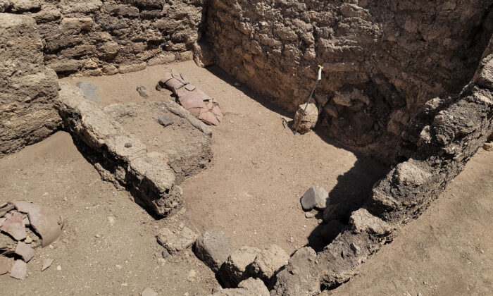 Un explorateur raconte le moment où il a été témoin de la découverte de l&rsquo;ancienne cité dorée de Louxor en Égypte