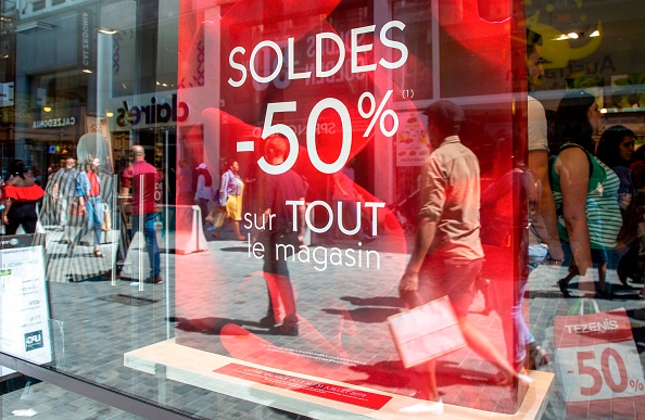 Soldes d&rsquo;été : Bruno Le Maire souhaite qu&rsquo;elles débutent le 30 juin, au lieu du 23