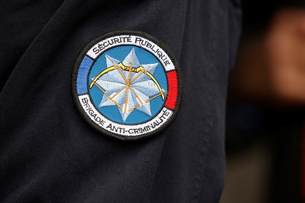 Argenteuil: un motard tente de forcer le barrage des agriculteurs sur l’A15 et casse le nez d’une policière