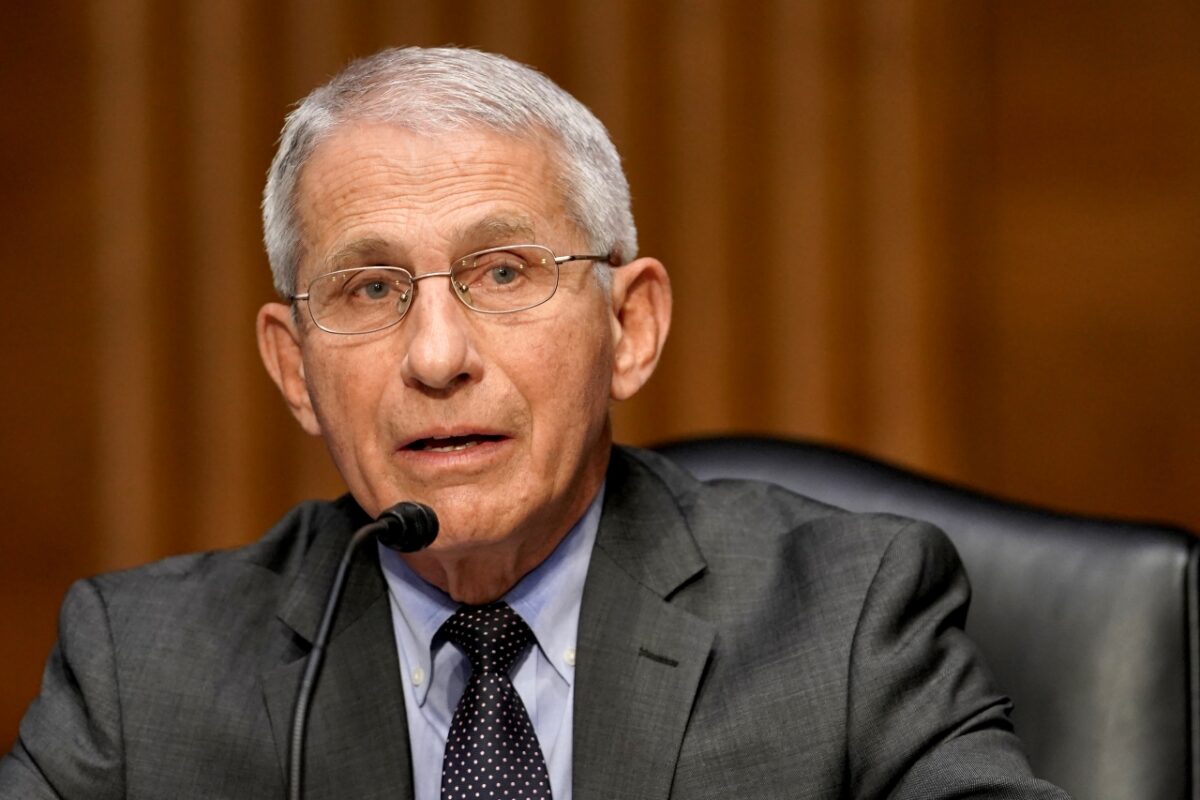 Anthony Fauci n&rsquo;est « pas convaincu » que le Covid-19 se soit développé naturellement, et soutient une enquête sur l&rsquo;origine du virus