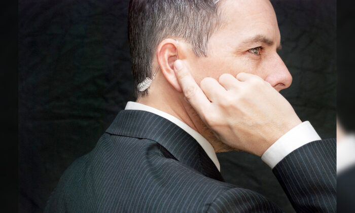 Une femme poste les conseils de son père, agent des services secrets, pour assurer sa sécurité, et cela devient viral