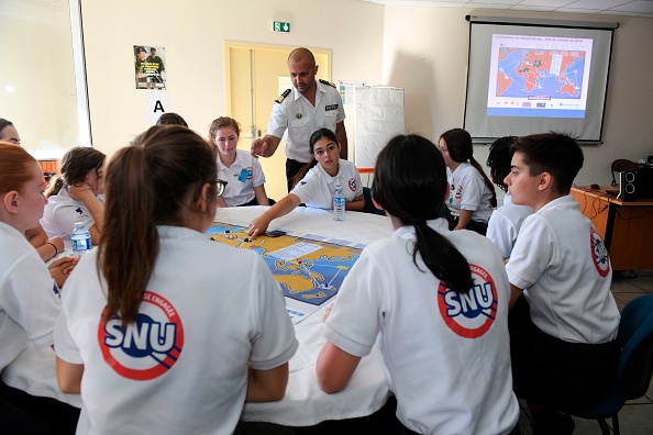 Le Service national universel (SNU) démarre lundi pour 18.000 jeunes