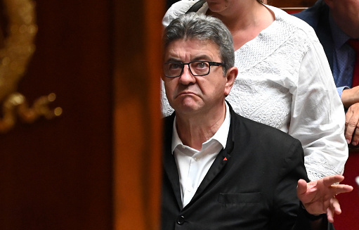 Jean-Luc Mélenchon ne portera pas plainte contre l&rsquo;homme qui l&rsquo;a enfariné