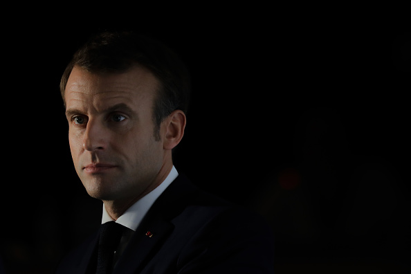 Emmanuel Macron giflé : un « geste intolérable, inacceptable » pour la classe politique