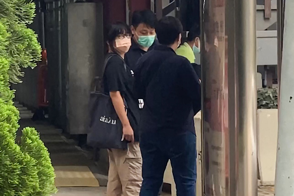 Hong Kong: la police arrête une leader pro-démocratie le jour anniversaire de Tiananmen