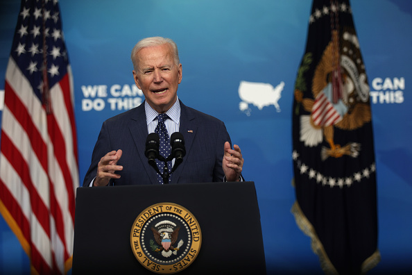 Biden met à l&rsquo;index davantage de sociétés chinoises, Pékin s&rsquo;insurge