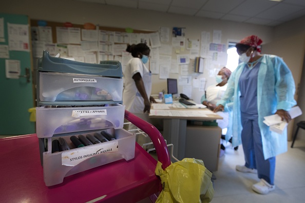 Coronavirus : le conseil scientifique préconise l&rsquo; « obligation vaccinale des soignants »