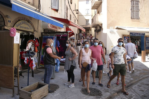 Coronavirus : retour du masque dans le Var et restrictions maintenues dans les Landes