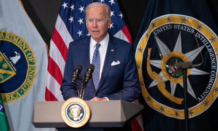 Biden prévient que les cyberattaques contre les États-Unis pourraient déclencher une « véritable guerre armée »