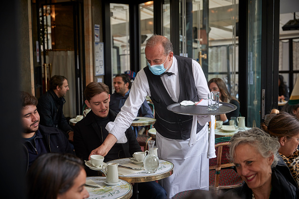 Pass sanitaire : les restaurateurs refusent de payer les indemnités de licenciement de salariés réfractaires
