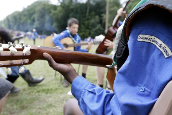 Le camp de scouts se retrouve inondé, un viticulteur marnais leur ouvre les portes de son centre de pressurage