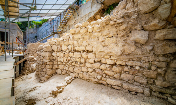 Des archéologues découvrent les vestiges d&rsquo;une ancienne muraille construite à l&rsquo;âge du fer dans le royaume de Juda en Israël