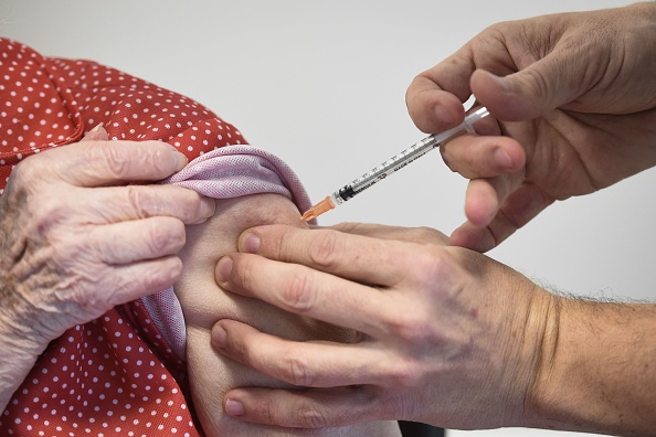 Vaccination Covid : troisième dose de vaccin dans les Ehpad à partir du 13 septembre, annonce Jean Castex