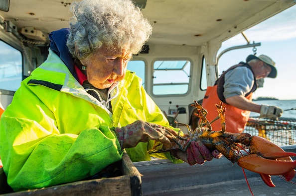 La « dame aux homards » américaine, 101 ans et toujours la pêche