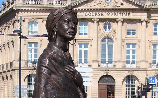 Une statue d&rsquo;esclave dégradée à Bordeaux, la mairie va porter plainte