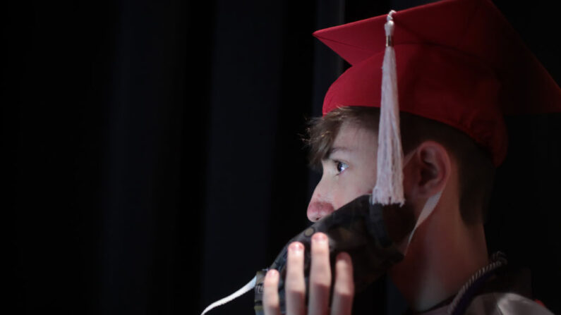 Un jeune atteint d&rsquo;un cancer en phase terminale réalise son dernier rêve grâce au proviseur de son lycée