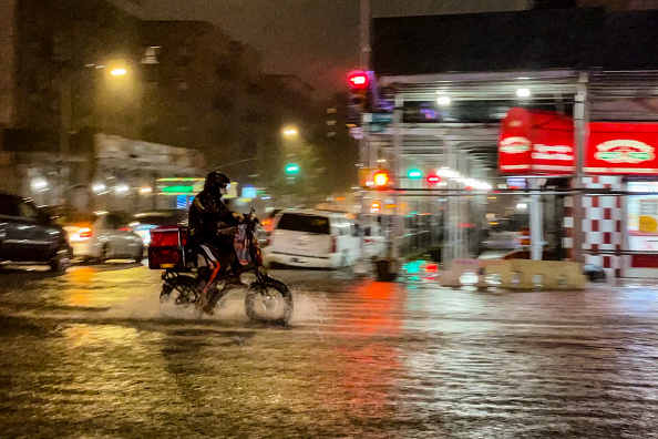 Les restes d&rsquo;Ida provoquent tornades et inondations, trombes d&rsquo;eau à New York
