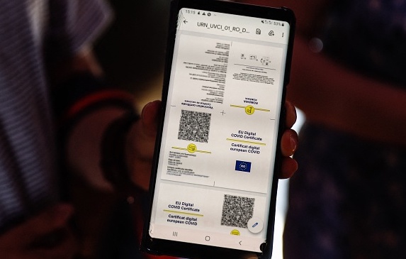 Les députés adoptent un amendement qui limite le recours au pass sanitaire